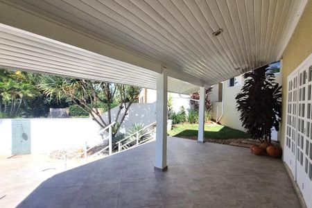 Casa de condomínio à venda com 550m², 4 quartos e 4 vagas