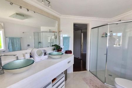 Casa de condomínio à venda com 550m², 4 quartos e 4 vagas
