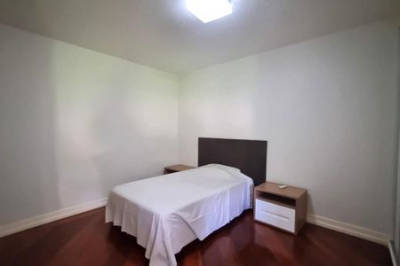 Casa de condomínio à venda com 550m², 4 quartos e 4 vagas