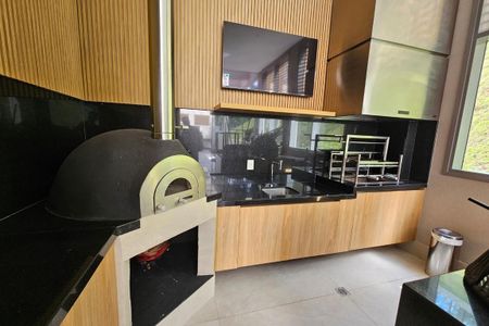 Casa para alugar com 230m², 3 quartos e 2 vagas