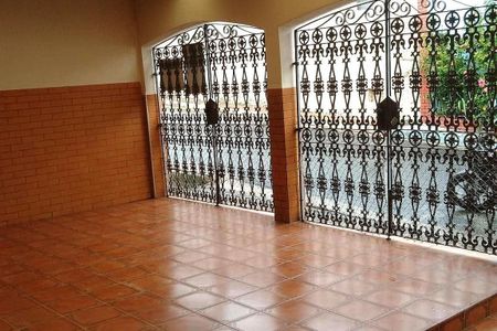 Casa à venda com 209m², 4 quartos e 3 vagas