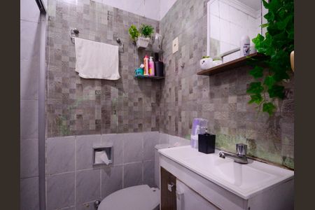 Casa à venda com 180m², 3 quartos e 2 vagas Casa à venda com 180m², 3 quartos e 2 vagasCasa 2 - Banheiro