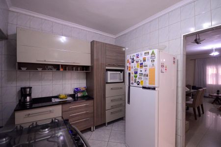Casa à venda com 180m², 3 quartos e 2 vagas Casa à venda com 180m², 3 quartos e 2 vagasCasa 1 - Cozinha