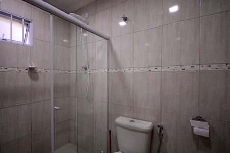 Casa à venda com 180m², 3 quartos e 2 vagas Casa à venda com 180m², 3 quartos e 2 vagasCasa 1 - Banheiro 2