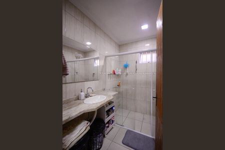 Casa à venda com 180m², 3 quartos e 2 vagas Casa à venda com 180m², 3 quartos e 2 vagasCasa 1 - Banheiro 2