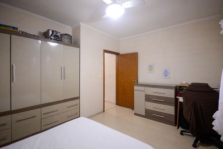 Casa à venda com 180m², 3 quartos e 2 vagas Casa à venda com 180m², 3 quartos e 2 vagasCasa 1 - Quarto 1