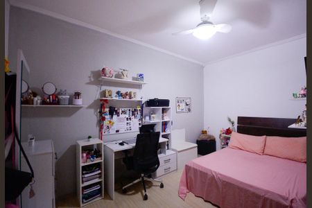 Casa à venda com 180m², 3 quartos e 2 vagas Casa à venda com 180m², 3 quartos e 2 vagasCasa 1 - Quarto 2