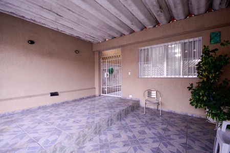 Casa à venda com 180m², 3 quartos e 2 vagas Casa à venda com 180m², 3 quartos e 2 vagasGaragem