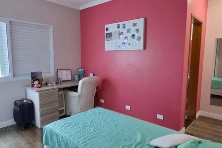 Casa à venda com 237m², 4 quartos e 4 vagas