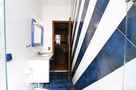 Casa à venda com 420m², 6 quartos e 2 vagasBanheiro 3