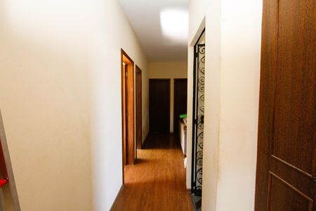 Casa à venda com 420m², 6 quartos e 2 vagasCorredor