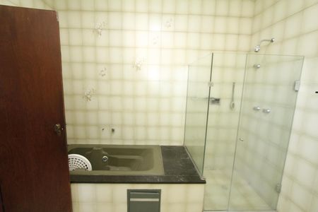 Casa à venda com 420m², 6 quartos e 2 vagasBanheiro do Quarto 2