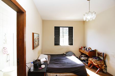 Casa à venda com 420m², 6 quartos e 2 vagasQuarto 4 - Suíte