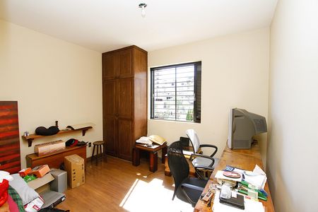 Casa à venda com 420m², 6 quartos e 2 vagasQuarto 3