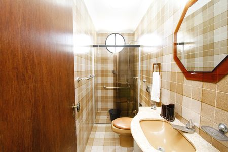 Casa à venda com 420m², 6 quartos e 2 vagasBanheiro 1