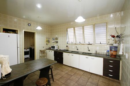 Casa à venda com 420m², 6 quartos e 2 vagasCozinha