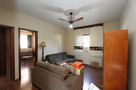 Casa à venda com 420m², 6 quartos e 2 vagasSala de TV