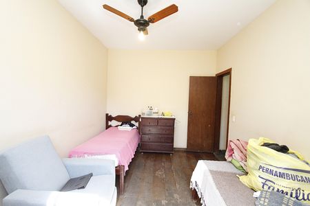 Casa à venda com 420m², 6 quartos e 2 vagasQuarto 1