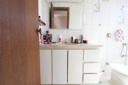 Casa à venda com 420m², 6 quartos e 2 vagasBanheiro do Quarto 4