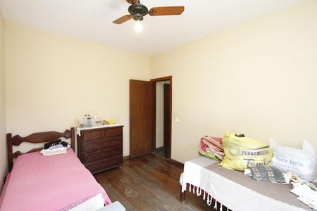 Casa à venda com 420m², 6 quartos e 2 vagasQuarto 1