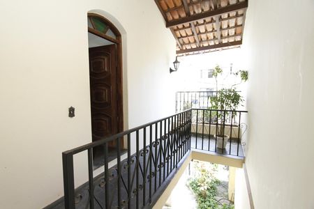 Casa à venda com 420m², 6 quartos e 2 vagasEntrada