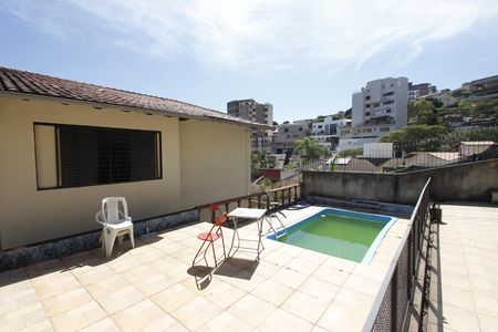 Casa à venda com 420m², 6 quartos e 2 vagasPiscina
