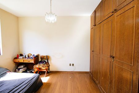 Casa à venda com 420m², 6 quartos e 2 vagasQuarto 4 - Suíte