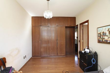 Casa à venda com 420m², 6 quartos e 2 vagasQuarto 4 - Suíte