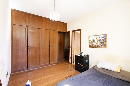 Casa à venda com 420m², 6 quartos e 2 vagasQuarto 4 - Suíte