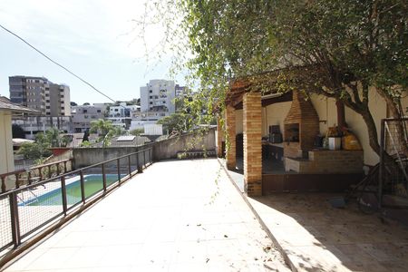 Casa à venda com 420m², 6 quartos e 2 vagasPiscina