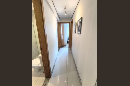 Apartamento à venda com 77m², 3 quartos e 2 vagasCorredor