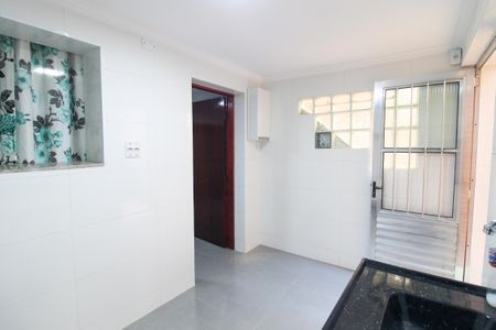 Cozinha de casa para alugar com 1 quarto, 37m² em Vila Tiradentes, São Paulo