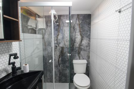 Banheiro de casa para alugar com 1 quarto, 37m² em Vila Tiradentes, São Paulo