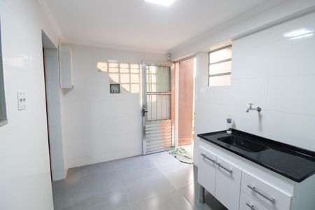 Cozinha de casa para alugar com 1 quarto, 37m² em Vila Tiradentes, São Paulo