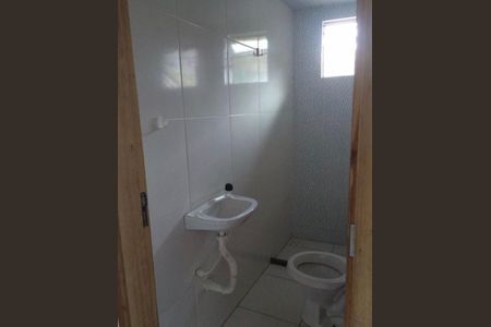 Banheiro de apartamento para alugar com 1 quarto, 25m² em Valparaíso, Petrópolis