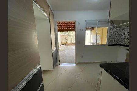Casa de condomínio para alugar com 65m², 2 quartos e 1 vagaCozinha