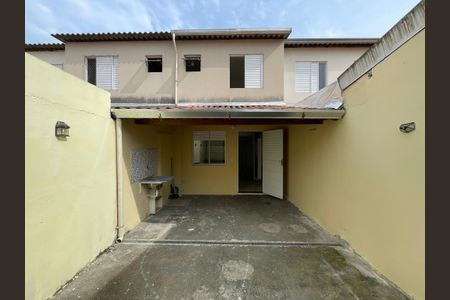 Casa de condomínio para alugar com 65m², 2 quartos e 1 vagaQuintal