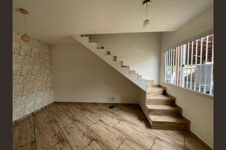 Casa de condomínio para alugar com 65m², 2 quartos e 1 vagaSala