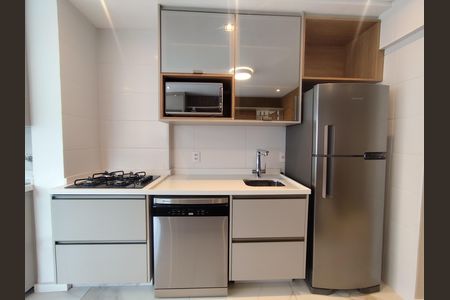 Cozinha de apartamento para alugar com 1 quarto, 40m² em Indianópolis, São Paulo