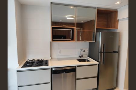 Cozinha de apartamento para alugar com 1 quarto, 40m² em Indianópolis, São Paulo