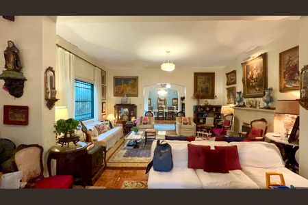 Casa para alugar com 575m², 6 quartos e 7 vagasSala