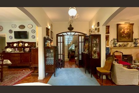 Casa para alugar com 575m², 6 quartos e 7 vagasHall