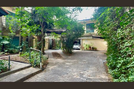 Casa para alugar com 575m², 6 quartos e 7 vagasGaragem