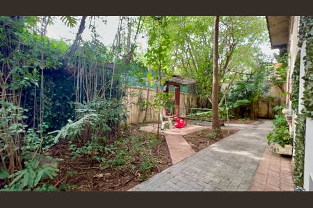 Casa para alugar com 575m², 6 quartos e 7 vagasQuintal