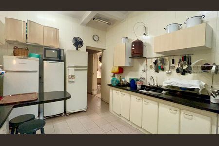 Casa para alugar com 575m², 6 quartos e 7 vagasCozinha