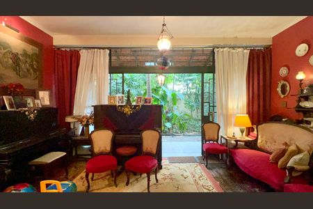 Casa para alugar com 575m², 6 quartos e 7 vagasSala