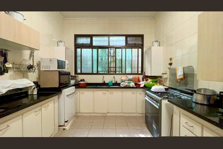 Casa para alugar com 575m², 6 quartos e 7 vagasCozinha