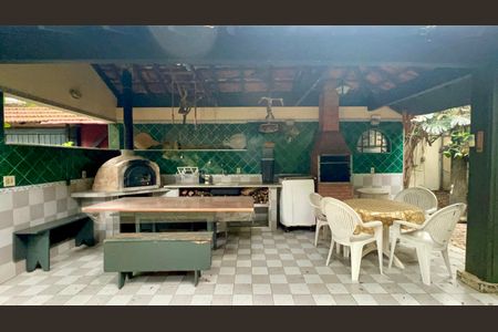 Casa para alugar com 575m², 6 quartos e 7 vagasChurrasqueira