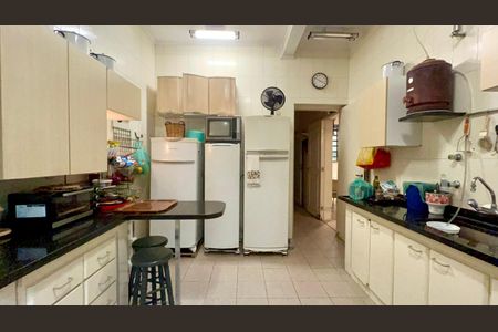 Casa para alugar com 575m², 6 quartos e 7 vagasCozinha