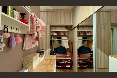 Casa para alugar com 575m², 6 quartos e 7 vagasCloset da suíte